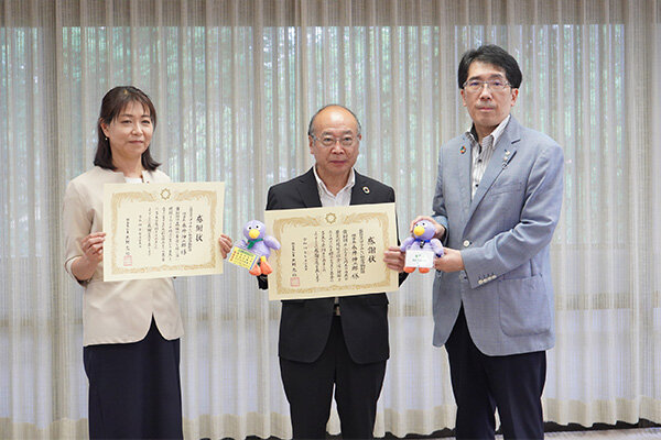 右から、埼玉県環境部の目良 聡部長、コープみらい財団の永井 伸二郎理事長、コープみらいの高松 八重子組合員理事