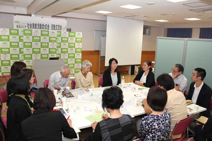 地域ごと8グループの分散会で活発な交流がおこなわれました